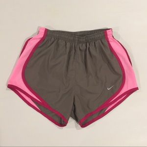NIKE Women’s Tempo Shorts- XS
